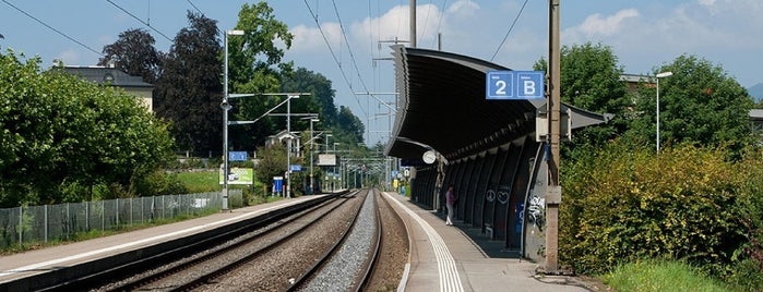 Bahnhof Jona is one of ZVV S15: Affoltern a. A. <=> Rapperswil.