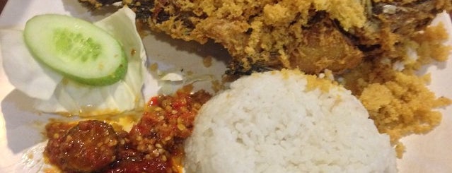 Ayam Kremes Kraton (AKK) is one of Favorite Food.