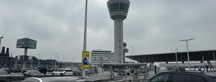 Schiphol Privium 1 is one of My favourites.