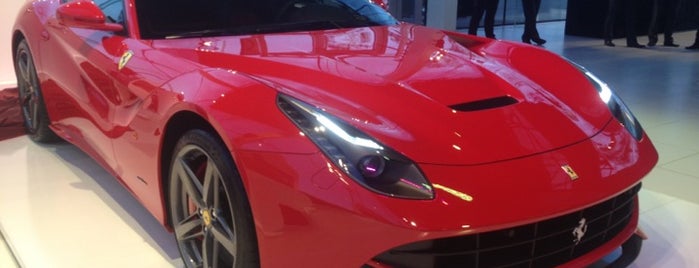 Ferrari / Maserati is one of P.O.Box: MOSCOW : понравившиеся места.