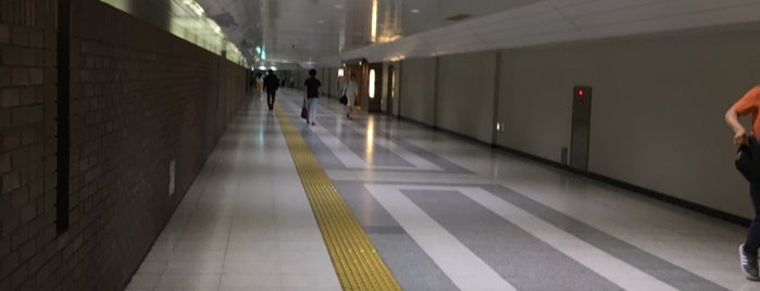 東京駅アートロード is one of 東京駅.