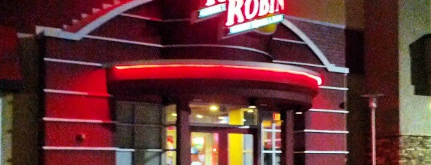 Red Robin Gourmet Burgers and Brews is one of Tempat yang Disukai Abby.