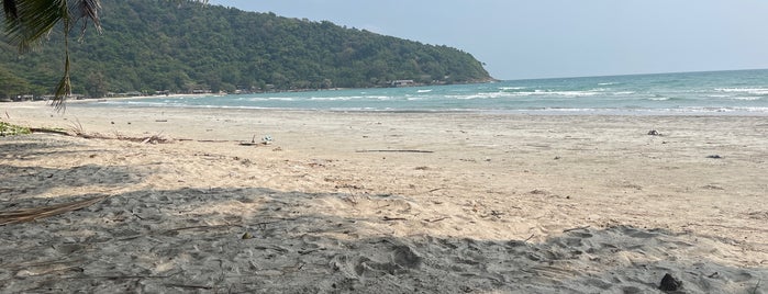 ก้นอ่าว หาดแม่รำพึง is one of TH-Beach/Island.