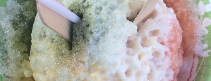 Matsumoto Shave Ice is one of Curtisさんのお気に入りスポット.
