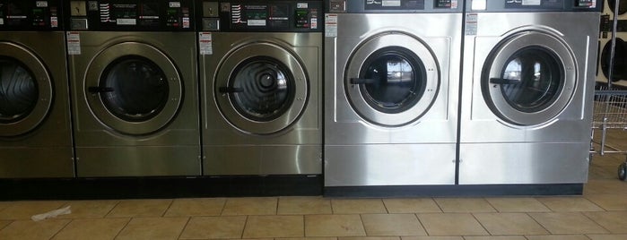 Laura's Laundry is one of Tempat yang Disukai David.