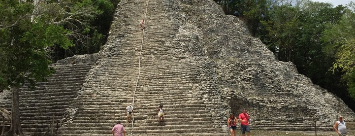 Cobá's Maya Pyramid is one of Mexiko.