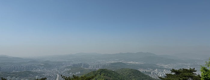 Namhansanseong Provincial Park is one of 구체적인 등산!.