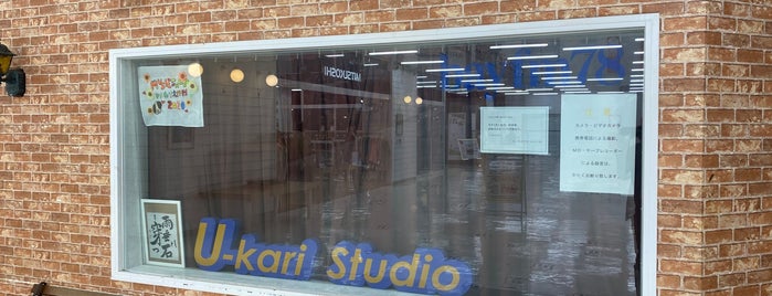 bayfm78 U-kari Studio is one of Radio Station.