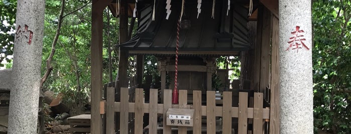 三峯神社 is one of 神社・寺4.
