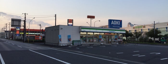 ファミリーマート 幕張町店 is one of コンビニ.