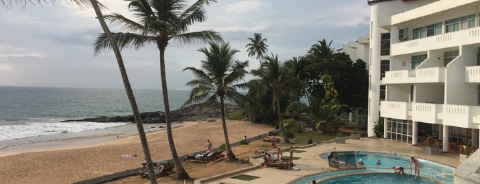 Induruwa Beach Resort is one of Lieux qui ont plu à АЛЕНА.