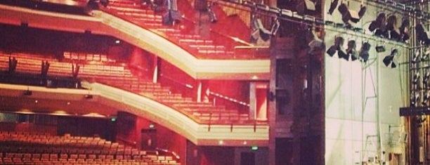 Lyric Theatre is one of Lugares favoritos de Daniel.