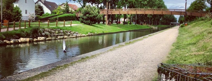 Canal de l'Ourcq is one of Tempat yang Disukai Guillaume.
