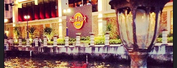 Hard Rock Cafe Melaka is one of Coffee & Cafe HOP.