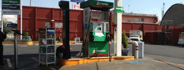 Gasolinera PEMEX cualli 0114 is one of Israelさんのお気に入りスポット.