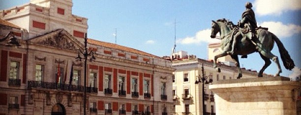 Puerta del Sol is one of Lo mejor de Madrid.