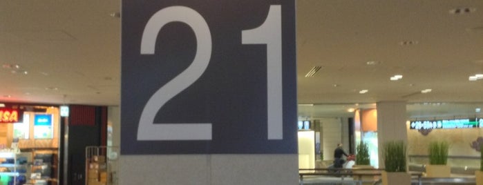 NRT - GATE 21 (Terminal 1) is one of My vacation @ IT.