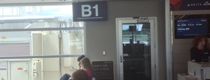 Concourse B is one of Tempat yang Disukai Ray.