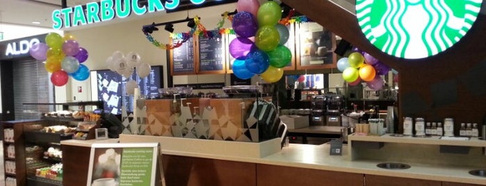 Starbucks Kiosk is one of Lugares favoritos de Michael.