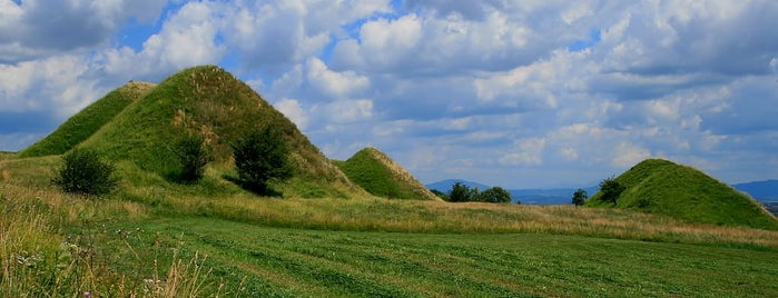 Piramidele / Guruieții / Necropola tumulară is one of one-of-a-kind Romanian great outdoors.