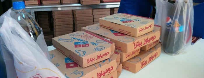 Domino's Pizza is one of Posti che sono piaciuti a Yazeed.