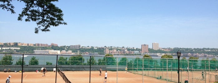 Clay Tennis Courts is one of Lieux sauvegardés par Michael.