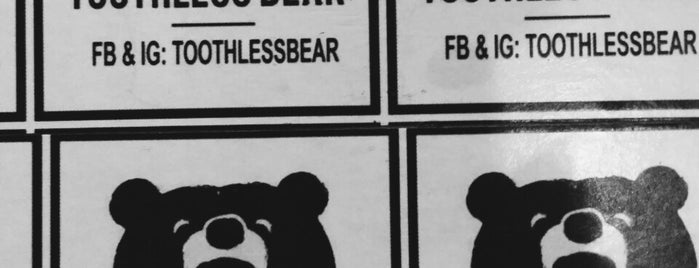 The Toothless Bear Cafe And Bar is one of Asha'nın Beğendiği Mekanlar.