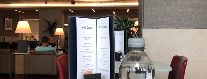 AA Arrivals Lounge is one of Fathima'nın Beğendiği Mekanlar.