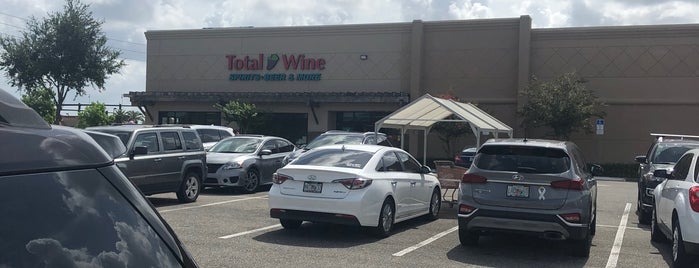 Total Wine & More is one of สถานที่ที่ MJ ถูกใจ.