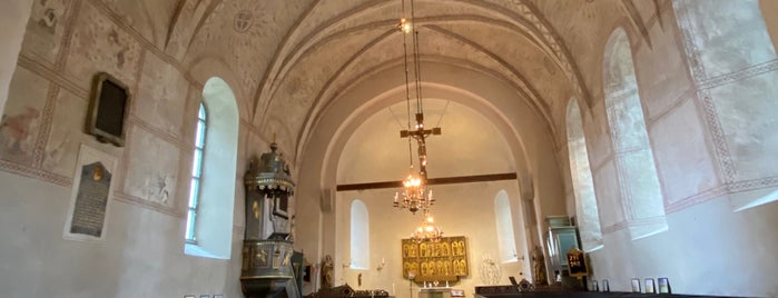 Gamla Uppsala Kyrka is one of สถานที่ที่ eric ถูกใจ.