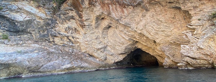 Mavi Mağara is one of Lugares favoritos de Dilek.