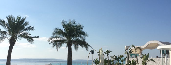 Santos Beach Club is one of Era'nın Kaydettiği Mekanlar.