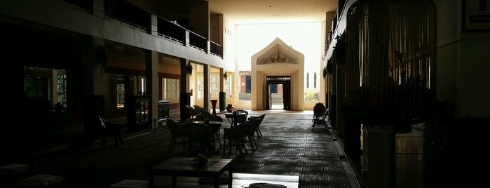 Ananda Museum Gallery Hotel Sukhothai is one of Resort spa.