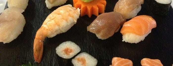 Miidhi Sushi Club is one of Anastasiya'nın Beğendiği Mekanlar.