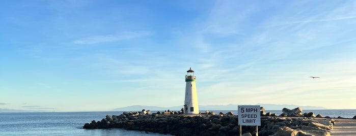 Walton Lighthouse (Seabright Lighthouse) is one of Peninsula.