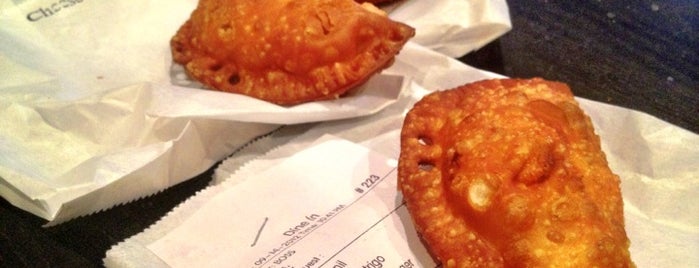 Mama's Empanadas is one of Posti salvati di Carmen.