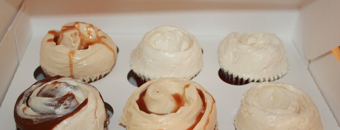 Magnolia Bakery is one of The 15 Best Places for Cupcakes in New York City.