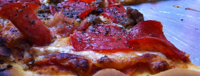 La Dolce Pizza Pizzas A La Leña is one of Posti che sono piaciuti a Rosse Marie.