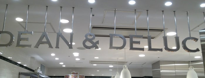 DEAN & DELUCA is one of สถานที่ที่ angeline ถูกใจ.