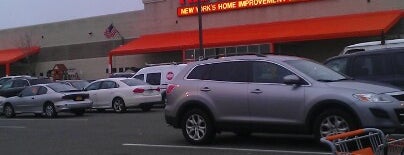 The Home Depot is one of Locais curtidos por Andy.