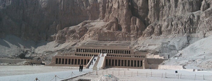Заупокойный храм Хатшепсут is one of Egypt.