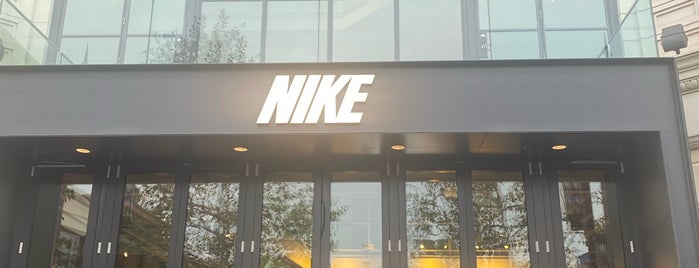 Nike Running The Grove is one of EUA - Oeste.