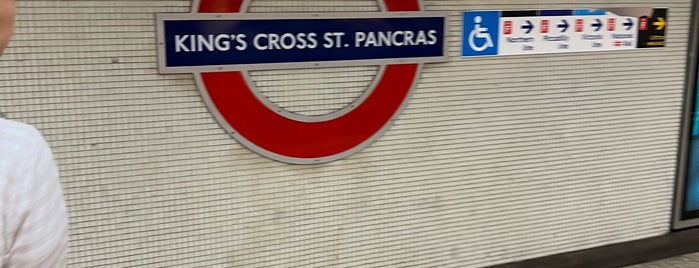 King's Cross St. Pancras London Underground Station is one of Tempat yang Disukai Doc.