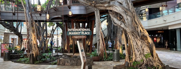 International Market Place is one of Hawaii Spots.