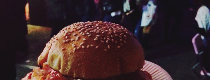 Bleeker Street Burger @ Street Feast is one of london 🐻🇬🇧.