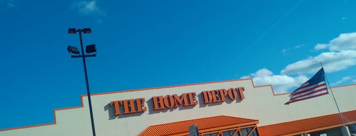 The Home Depot is one of Orte, die Jason gefallen.