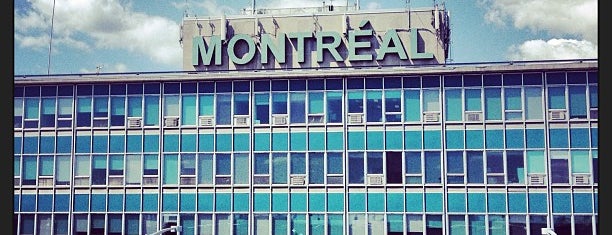 Aeropuerto Internacional de Montreal–Pierre Elliott Trudeau (YUL) is one of **Montréal**.