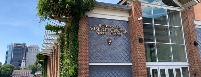 Independence Visitor Center is one of Lock & Keystone Badge: Philadelphia Spots.