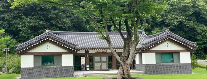 은이성지 is one of 천주교 성지 (Shrine of Catholic in South Korea).