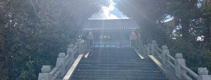 동암사 (Dongamsa Temple 東巖寺) is one of Jeju.